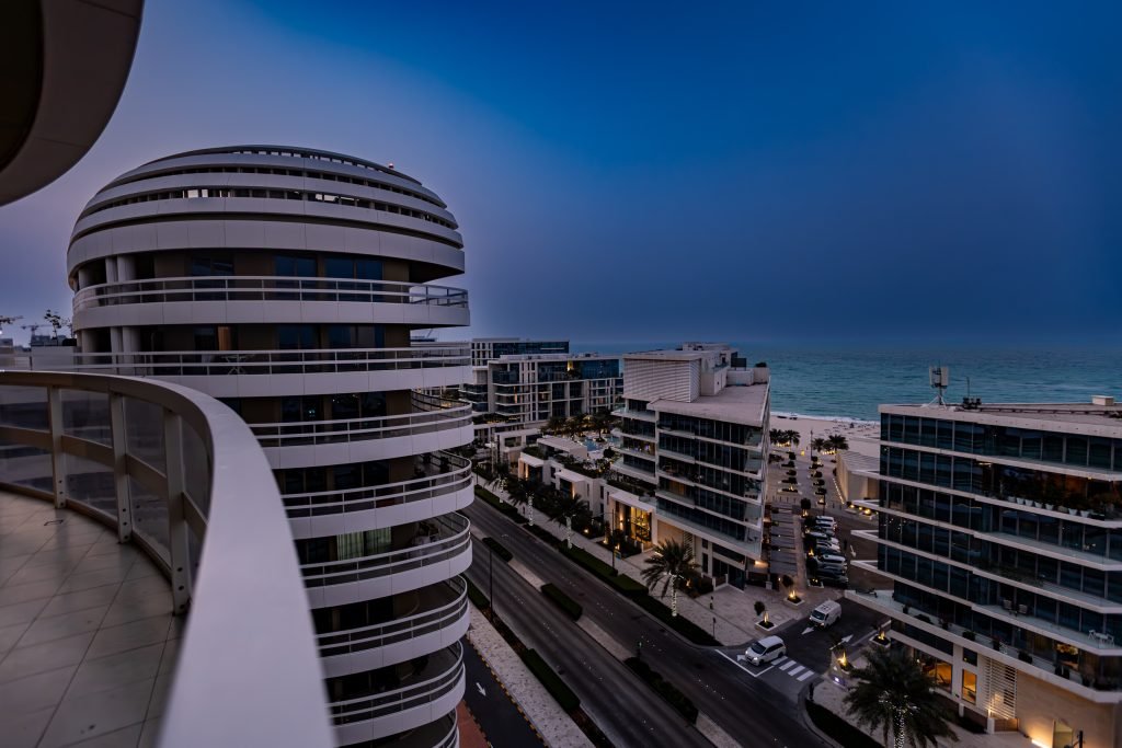 Modern luxury meets Saadiyat Island. Explore these chic 1–3 bedroom layouts at Ajwan Towers.